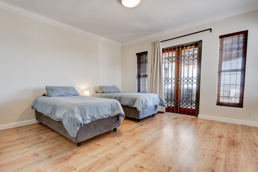 4 Bedroom Property for Sale in Myburgh Park Western Cape